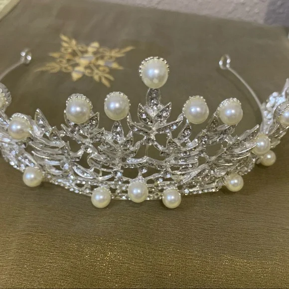 Crown - Picture 2 of 2